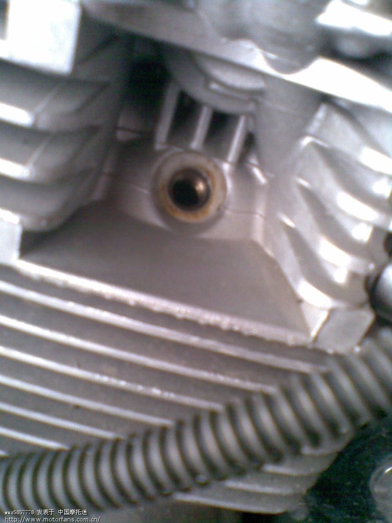 帮我看看我的火花塞口是怎么回事啊 - 雅马哈