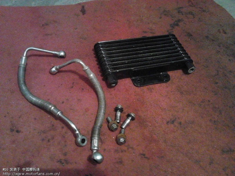 今天淘了一套大地250的油冷器,另外上2个劲虎