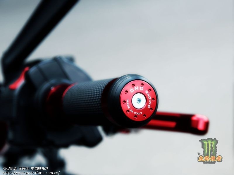 795改装了rizoma的把手和CNC的牛角 - 进口品