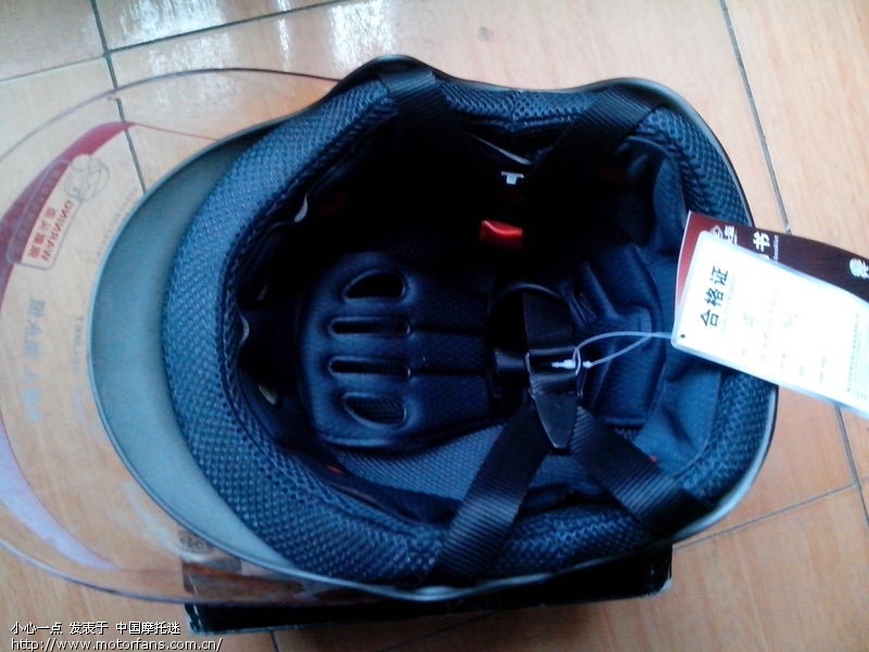 永恒339头盔太浅了,镜片不到下巴;化油器被发