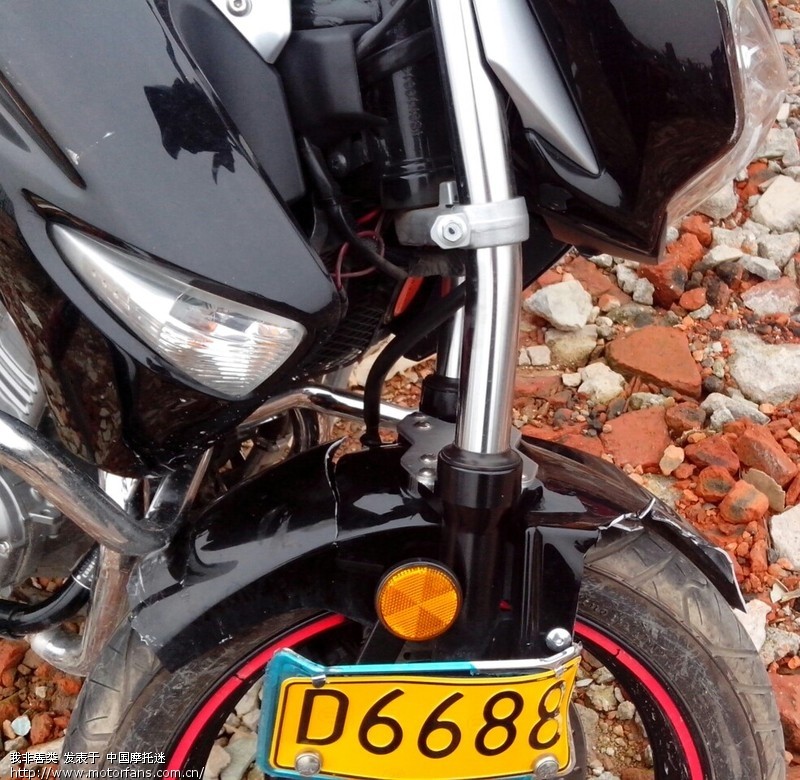 车被撞成这样,保险公司会赔新的零件吗? - 上海