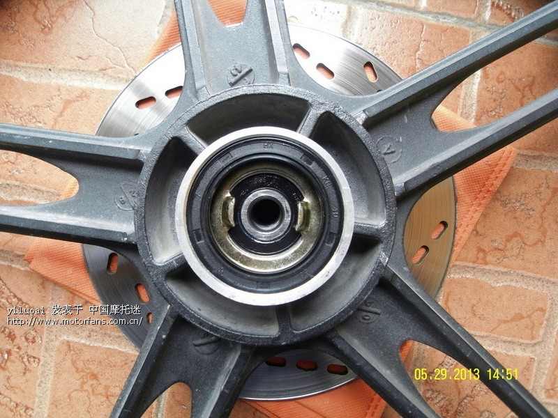 GSX125-3F更换前轮轴承 - 摩托车论坛 - 济南铃