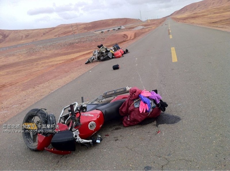 西藏回来途中,在青海格尔木车祸一周年后. - 色