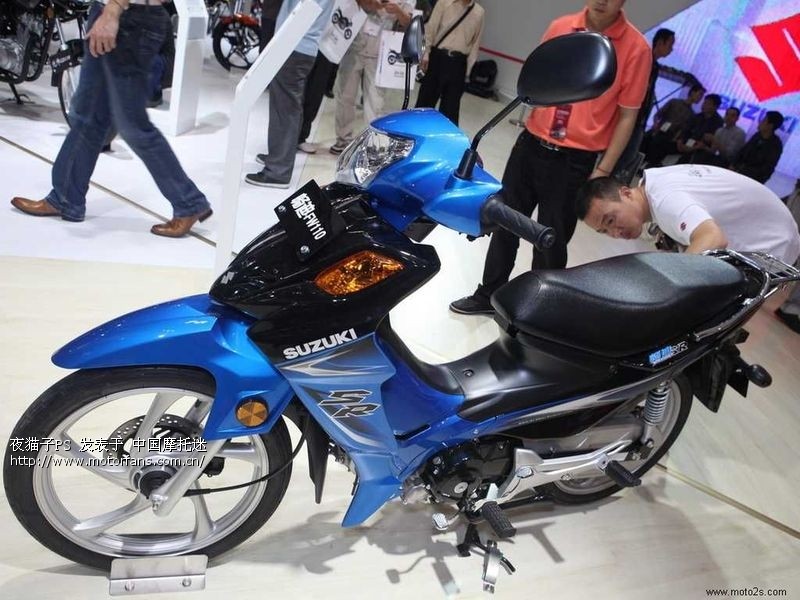 今天试骑了同学的畅迪FW110,说说与赛驰相比