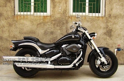 今天下班在大钟寺辅路看到一辆类似哈雷太子样