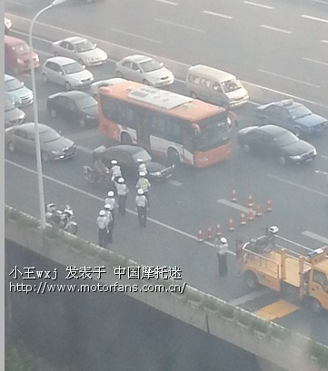 合肥交警高架拦截摩托车,不带ABS的车友请注