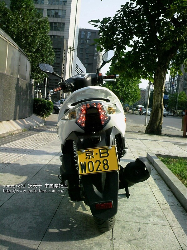 新车昨天满300公里了,自己换了齿轮油和机油。