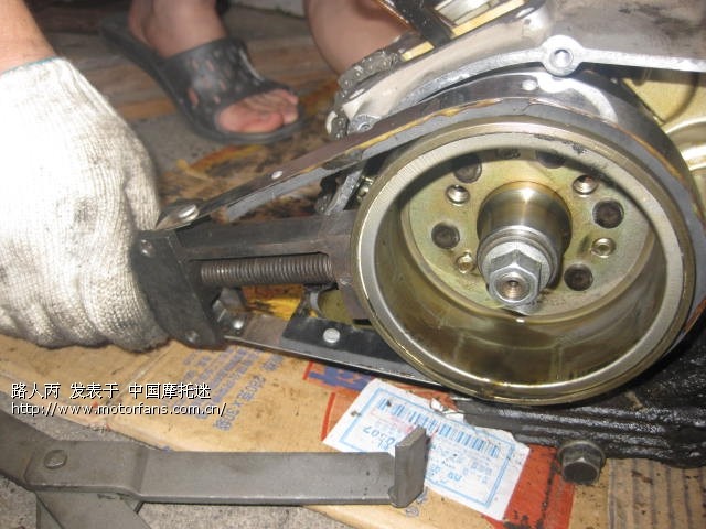 细铁丝。帮小弟看看缸头有点烧机油的原因(有