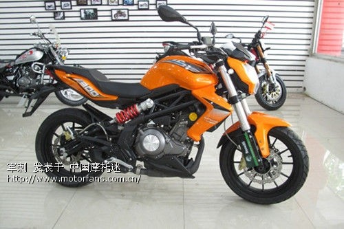 贝纳利 蓝宝龙300 - 进口品牌 - 贝纳利Benelli -
