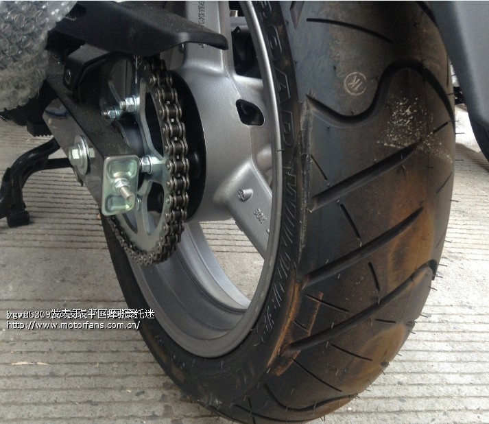 同样是旅行版!难道轮胎装错!装成标准版的了?