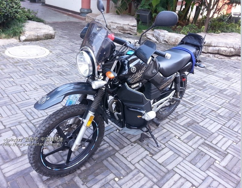 贱今天刚装上的折叠保险杠(带音响和储物箱) -