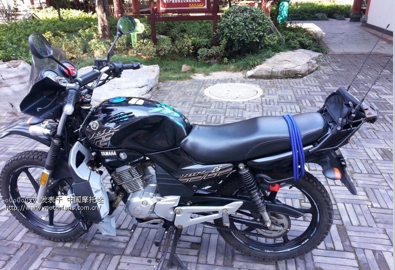 本人小贱今天刚装上的折叠保险杠(带音响和储