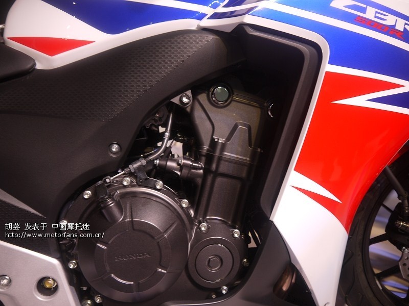 啧啧~HONDA CBR300R价格35000上下,看版花