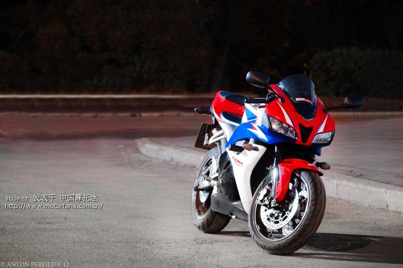 啧啧~HONDA CBR300R价格35000上下,看版花