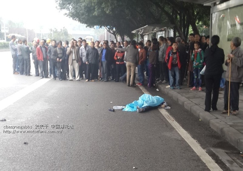 龙溪建材BMW1000RR车祸一人死亡多人受伤