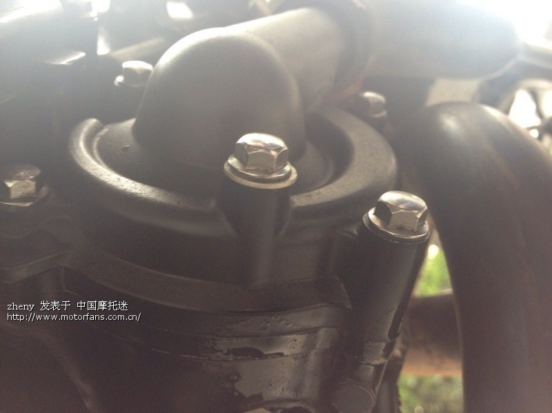 我的650NK发动机下盖渗机油 。怎办。 - 摩托