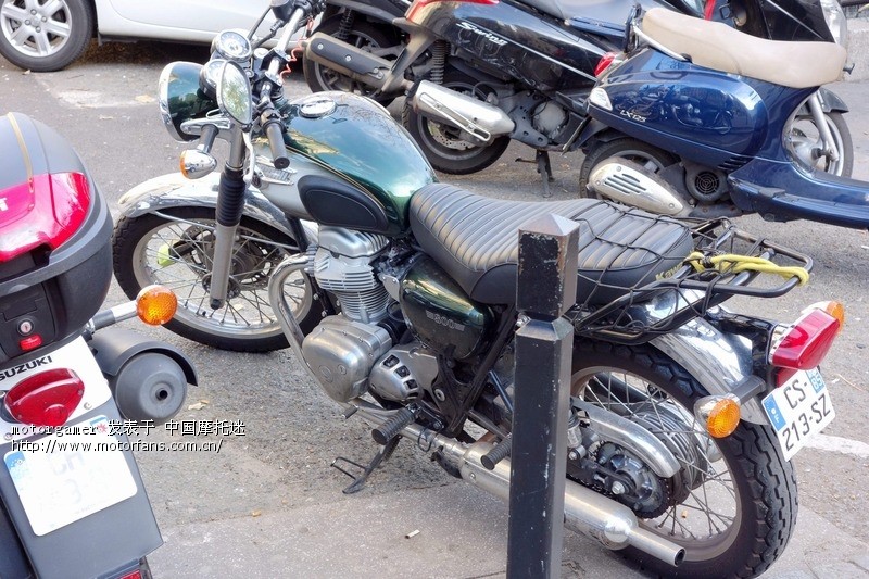 红色Vespa漫游巴黎 - 上海摩友交流区 - 摩托车