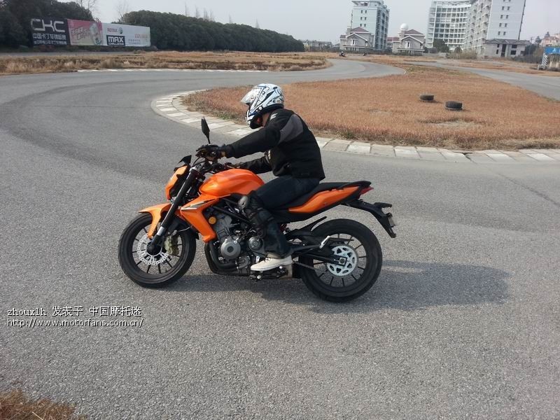 双缸300--传说中的BN302高清试驾视频 - 进口