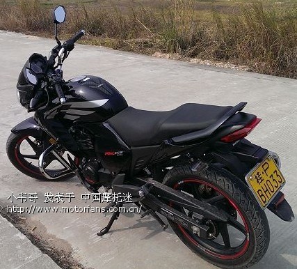 淘宝买了CB400翅膀贴纸,闲着自己剪好贴上去