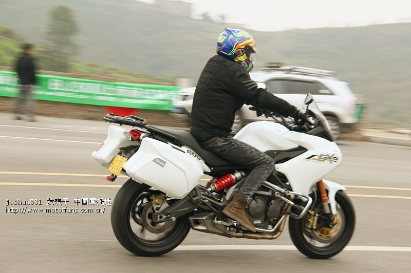 重庆贝纳利龙庭俱乐部-黄龙600旅行版试驾 - 进