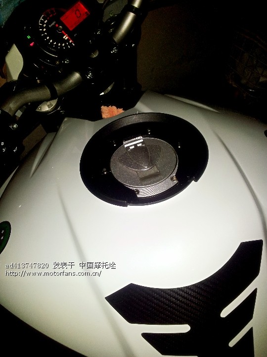 不用背双肩包也不用担心锁没地方放了 - 进口品