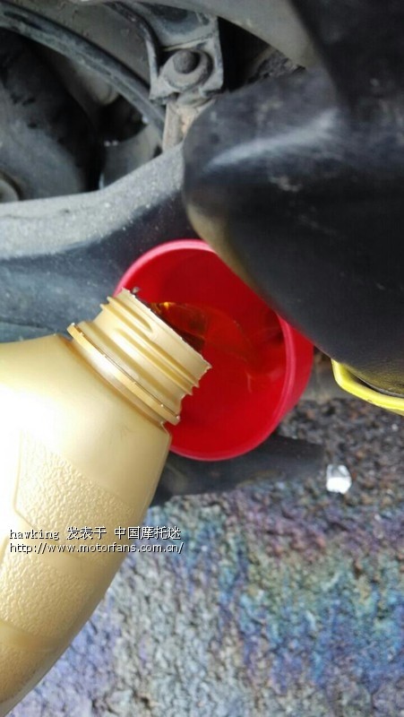 一年了,冷车自己动手换机油,放不干净? - 摩托车