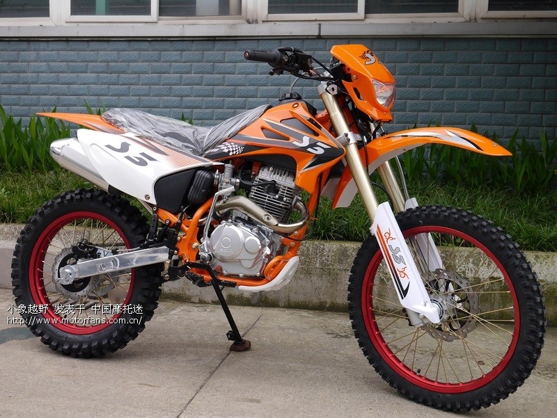 延续一款初级场地国产越野,250越野S3摩托车