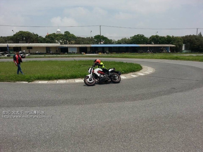 1400公里的小黄龙300骑行和电流压弯赛道-摩CBB80.90高频大心得电容器图片