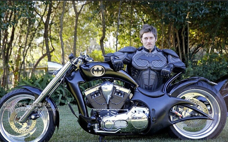 澳洲蝙蝠侠迷2年打造蝙蝠摩托 帅翻天 - 进口品牌 - 摩托车论坛 - 中国第一摩托车论坛 - 摩旅进行到底!