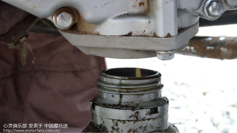 一个农村娃买摩托车经历之换机油换滤芯篇《钻