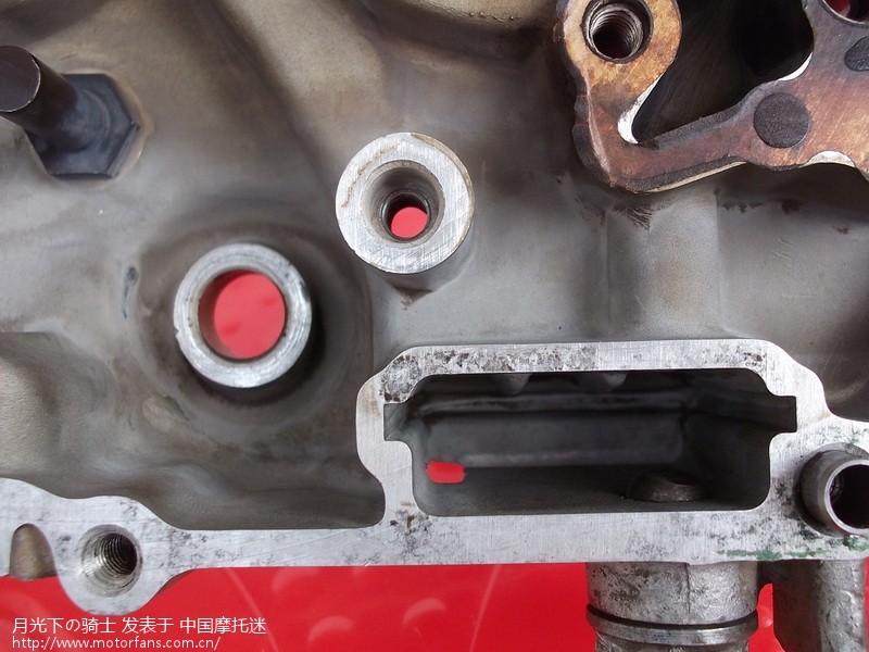 为什么放机油螺丝不在水平位置最低点? - 弯梁