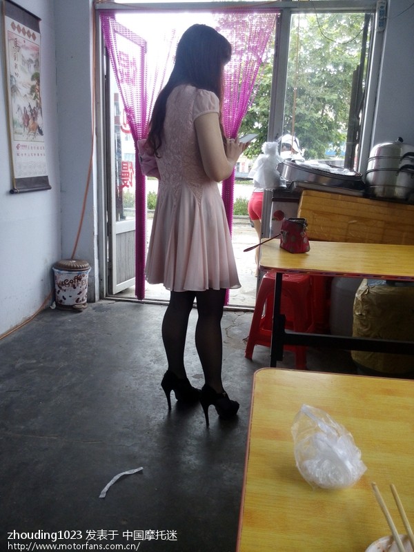 我曾经跨过山和大海也穿过人山人海 风吹过路