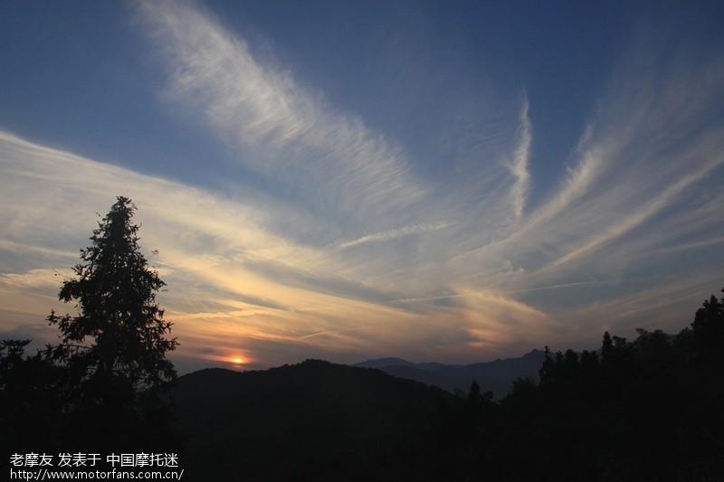 塔川傍边的协里秋色如画 - 上海摩友交流区 - 摩