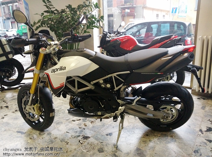 2015青蛙海外直播试驾阿普利亚RS4和SR. - 进