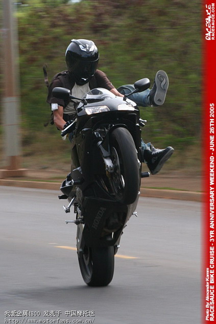 看外国人是怎样玩车的 - 摩托车论坛 - 摩托车论