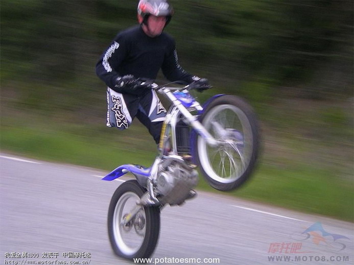 摩托车高难度驾驶技巧--抬前轮 - 摩托车论坛 -