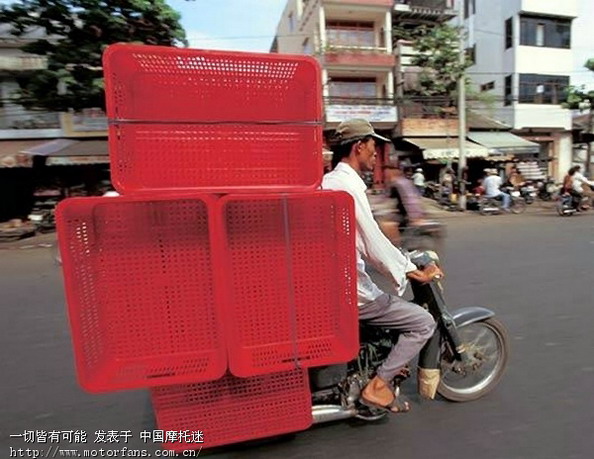 转贴:太厉害了!看超强的越南牛人怎么使用摩托