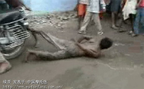 警察当街暴打小偷:捆在摩托车后拖行 - 江苏摩友交流区 - 摩托车论坛 - 中国第一摩托车论坛 - 摩旅进行到底!