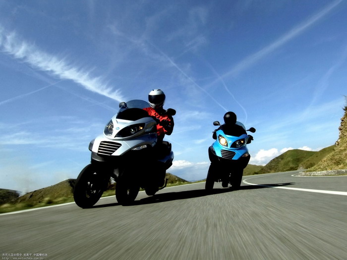 最近看到很多三轮踏板车(前面两轮子的那种) -