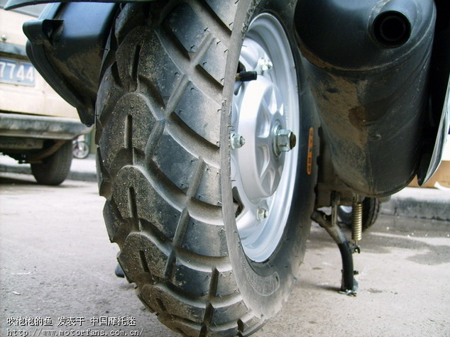 铃木韵彩100CC,改装前后轮胎和KOSO手把(多