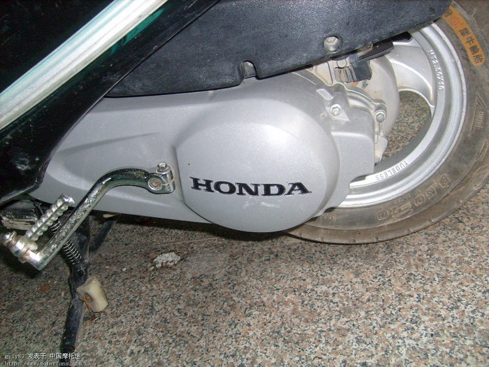 踏板车3000公里换一次机油,5000公里一次齿轮