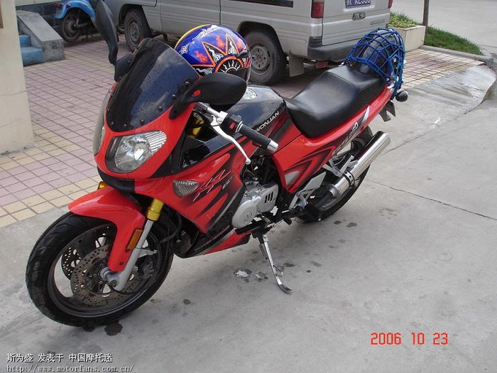 朋友们15000元能不能买250的公路跑车 - 摩托