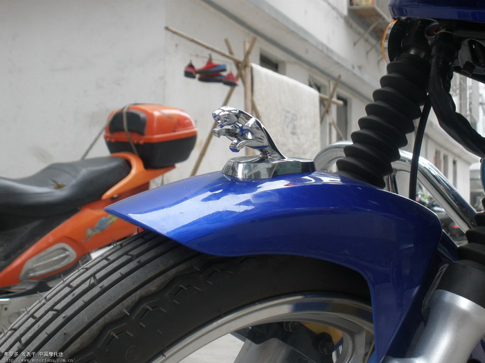 钻豹125K-2换真空胎 - 豪爵铃木 - 摩托车论坛