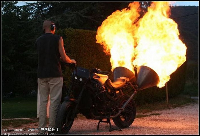 喷火的怪兽 Kawasaki GPZ 1000 - 摩托车论坛