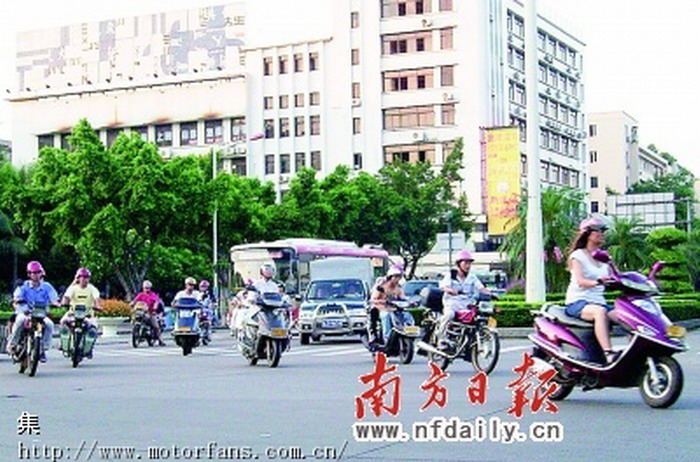 人大代表建议强制报废改为年审