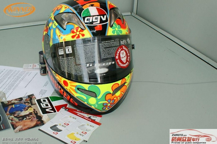 AGV纪念版头盔(全球限量500 罗西签名盔) - 天