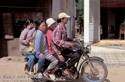 骑车还是要注意安全地 - 安全驾驶 - 摩托车论坛
