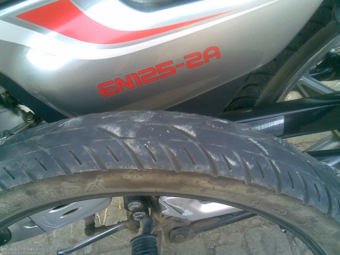 帮帮忙看看我的EN125-2A前轮胎 - 豪爵铃木 - 