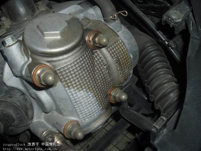 买了一个月的迅鹰出现缸头漏油 - 踏板论坛 - 雅