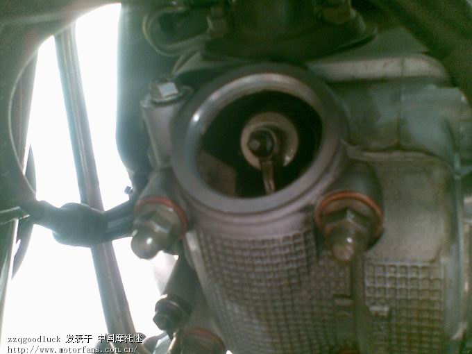 买了一个月的迅鹰出现缸头漏油 - 踏板论坛 - 雅